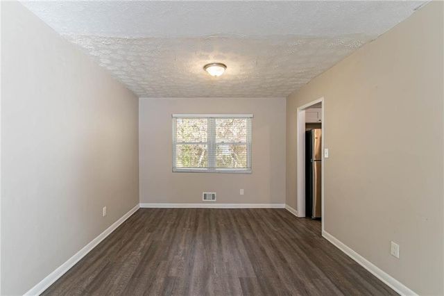 633 Larchmont NW Circle, Atlanta, GA 30318