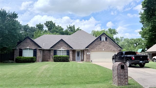 725 W 98th Street, Jenks, OK 74037