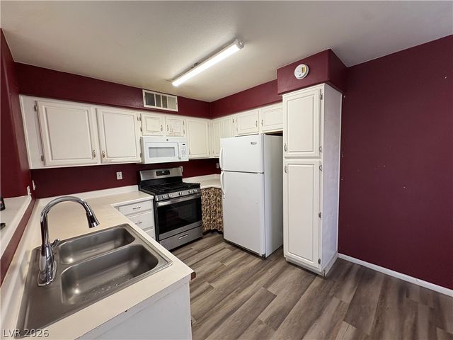 5710 East Tropicana Avenue 1218, Las Vegas, NV 89122