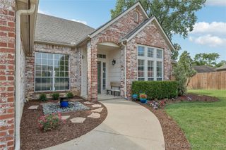 8696 N 125th East Avenue, Owasso, OK 74055