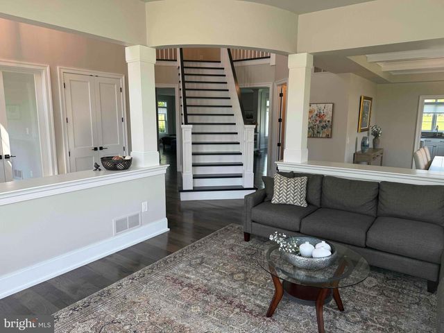 671 BENT CREEK DR, Lititz, PA 17543