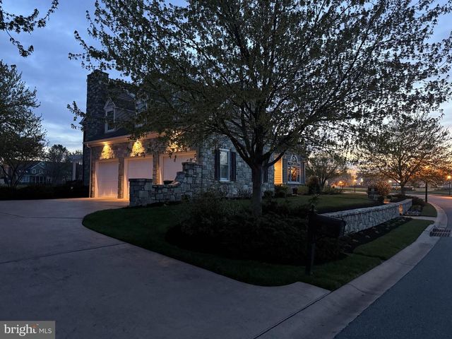 671 BENT CREEK DR, Lititz, PA 17543