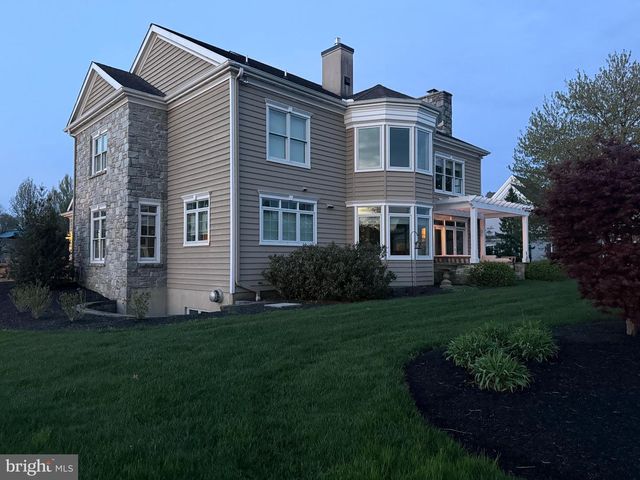 671 BENT CREEK DR, Lititz, PA 17543