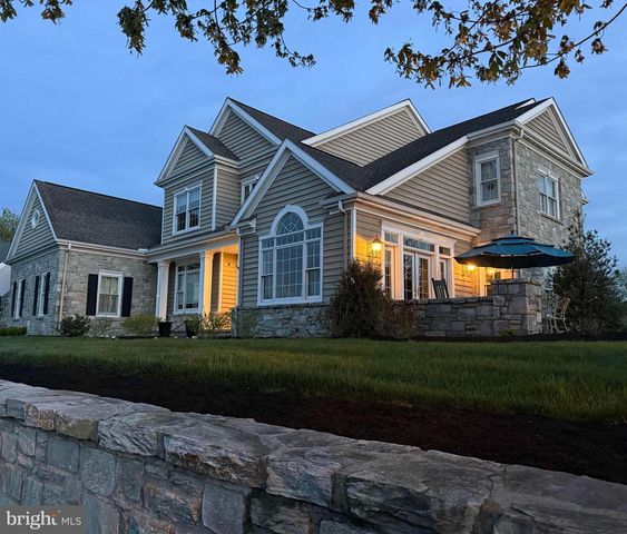 671 BENT CREEK DR, Lititz, PA 17543