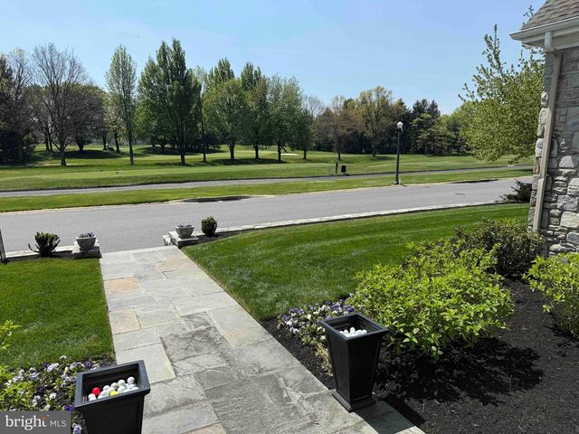 671 BENT CREEK DR, Lititz, PA 17543