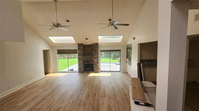 2127 Manor Green Drive, Houston, TX 77077