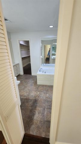 2127 Manor Green Drive, Houston, TX 77077