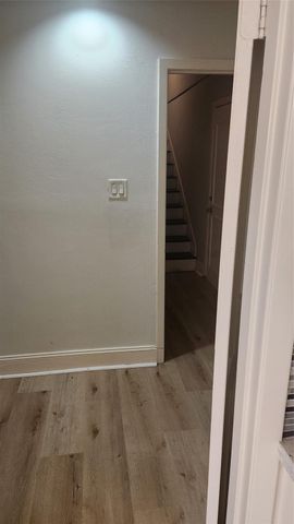 2127 Manor Green Drive, Houston, TX 77077