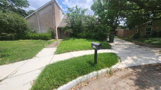 2127 Manor Green Drive, Houston, TX 77077
