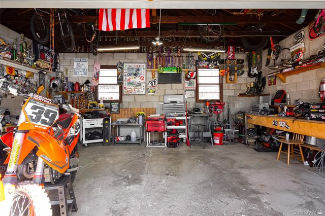 29 McAllister Drive, Pleasant Valley, NY 12569