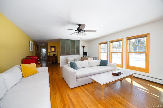 29 McAllister Drive, Pleasant Valley, NY 12569