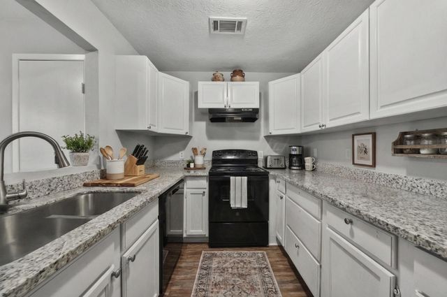 461 Trails End Drive, Cleveland, TX 77328