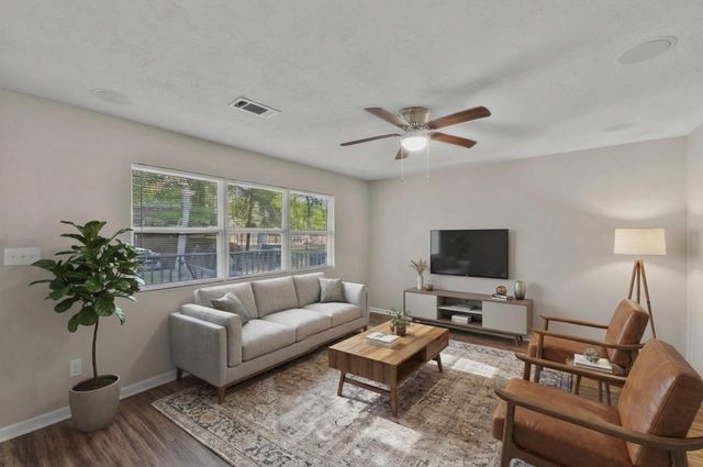 461 Trails End Drive, Cleveland, TX 77328