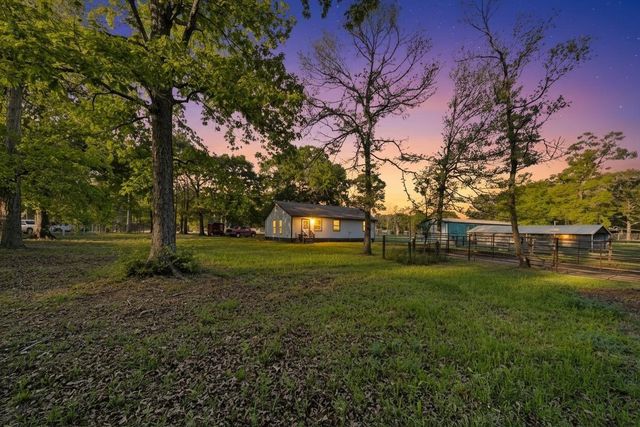 461 Trails End Drive, Cleveland, TX 77328
