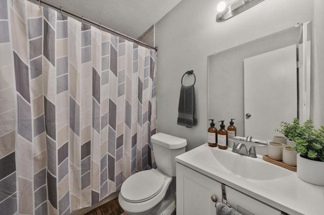 461 Trails End Drive, Cleveland, TX 77328