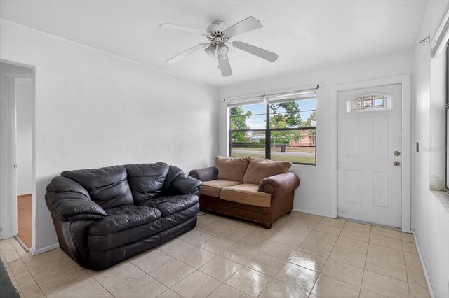 2480 18TH AVENUE N, St Petersburg, FL 33713