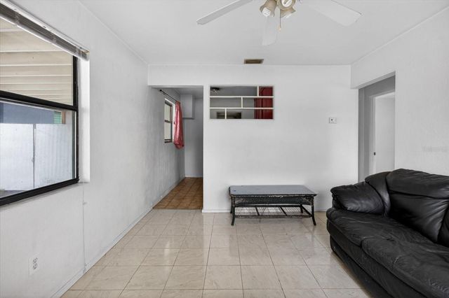 2480 18TH AVENUE N, St Petersburg, FL 33713