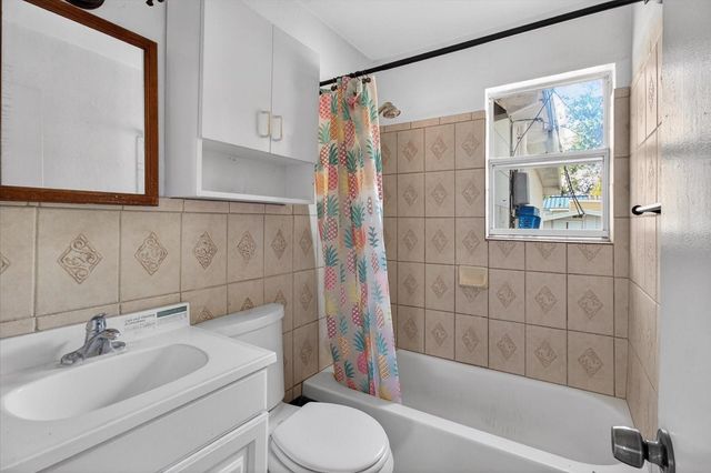 2480 18TH AVENUE N, St Petersburg, FL 33713