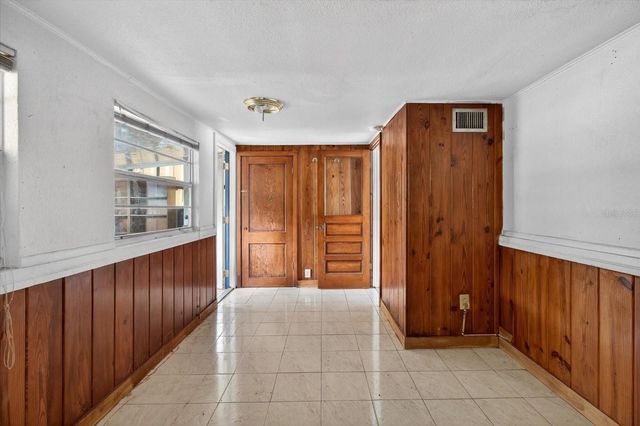 2480 18TH AVENUE N, St Petersburg, FL 33713