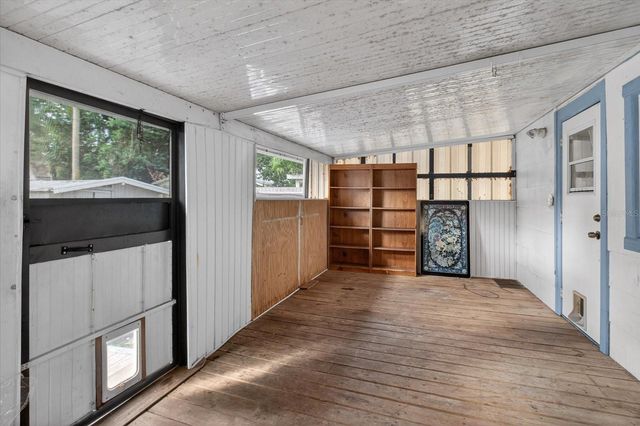 2480 18TH AVENUE N, St Petersburg, FL 33713