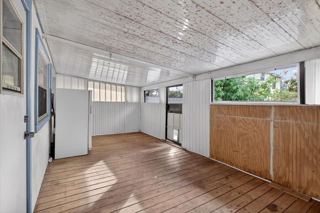 2480 18TH AVENUE N, St Petersburg, FL 33713