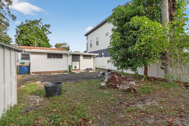 2480 18TH AVENUE N, St Petersburg, FL 33713