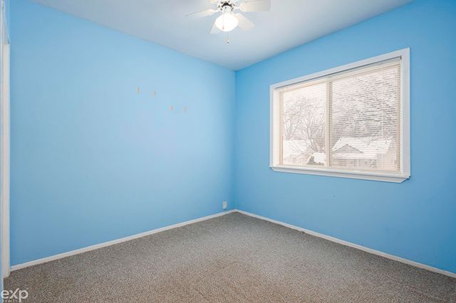 635 E Tennyson Avenue, Pontiac, MI 48340