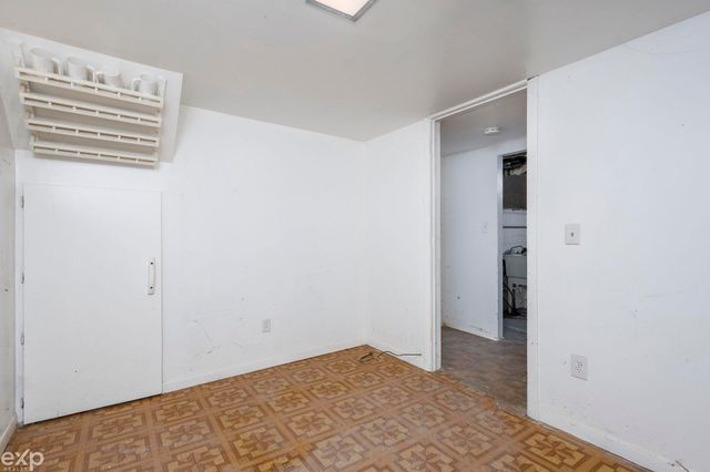 635 E Tennyson Avenue, Pontiac, MI 48340