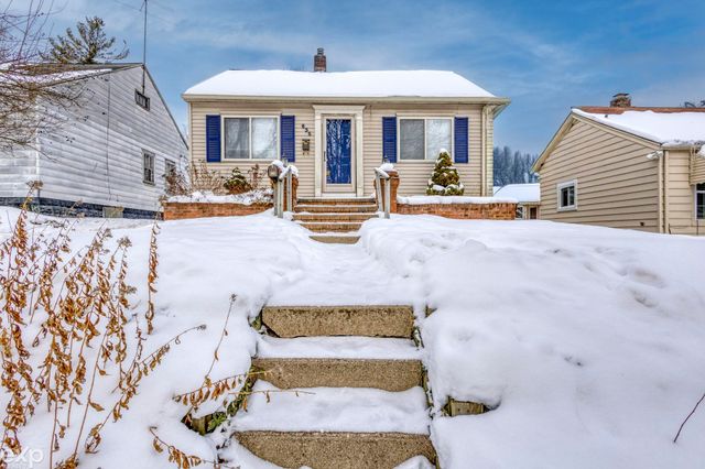 635 E Tennyson Avenue, Pontiac, MI 48340