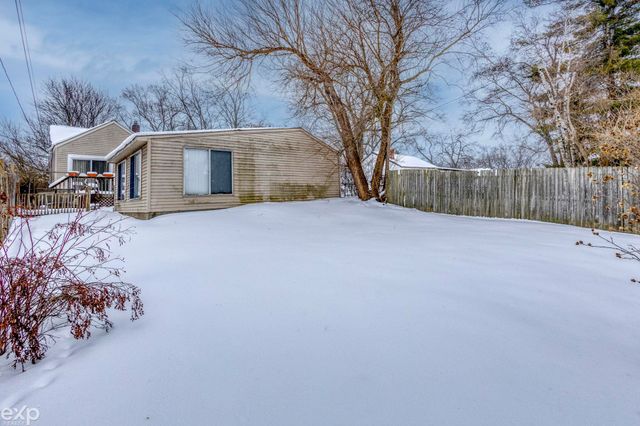 635 E Tennyson Avenue, Pontiac, MI 48340