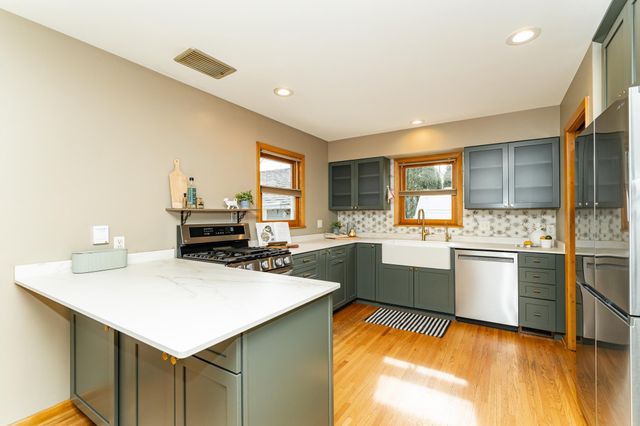 1630 3rd Avenue NE, Rochester, MN 55906