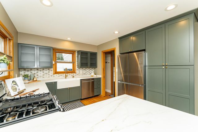 1630 3rd Avenue NE, Rochester, MN 55906