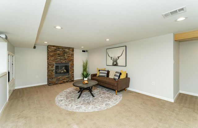 1630 3rd Avenue NE, Rochester, MN 55906