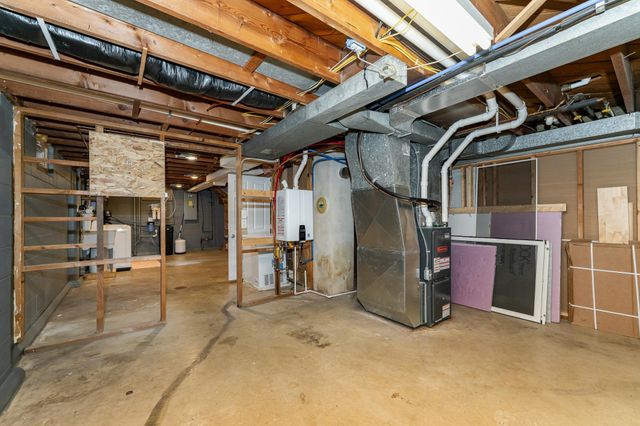 1630 3rd Avenue NE, Rochester, MN 55906