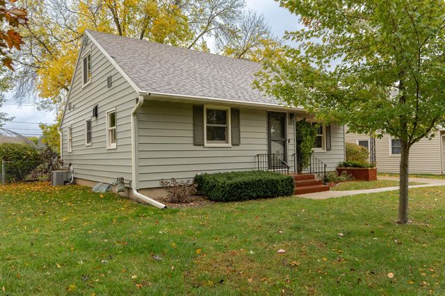 1630 3rd Avenue NE, Rochester, MN 55906