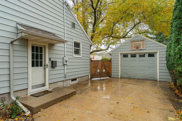 1630 3rd Avenue NE, Rochester, MN 55906