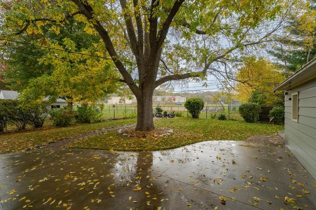 1630 3rd Avenue NE, Rochester, MN 55906