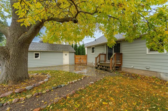 1630 3rd Avenue NE, Rochester, MN 55906