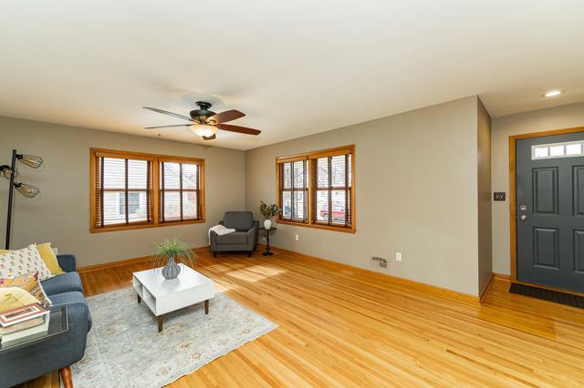 1630 3rd Avenue NE, Rochester, MN 55906