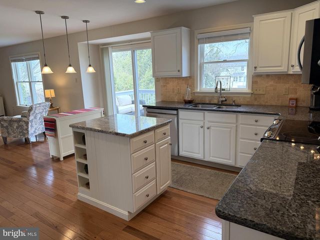 2357 AUTUMNWOOD DR, State College, PA 16801