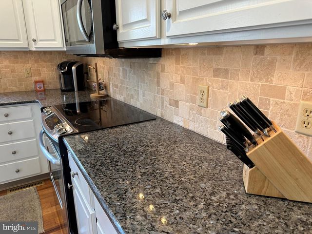 2357 AUTUMNWOOD DR, State College, PA 16801