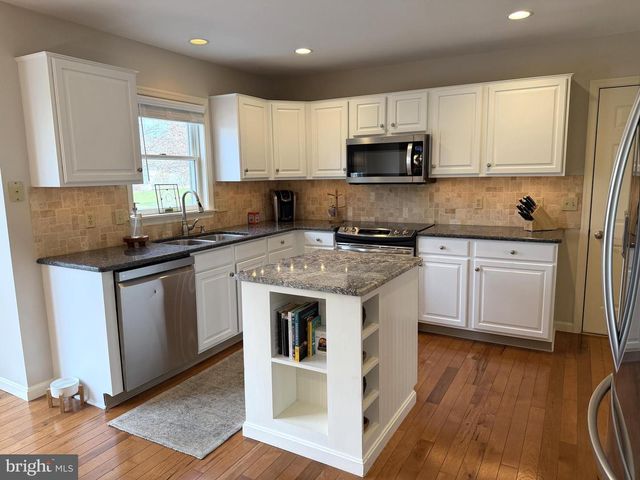 2357 AUTUMNWOOD DR, State College, PA 16801