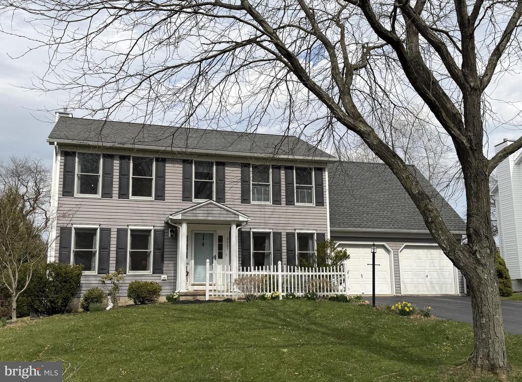 2357 AUTUMNWOOD DR, State College, PA 16801