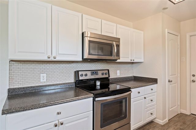 3231 W Meadow Lane, Dickinson, TX 77539