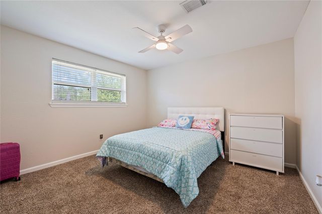 3231 W Meadow Lane, Dickinson, TX 77539