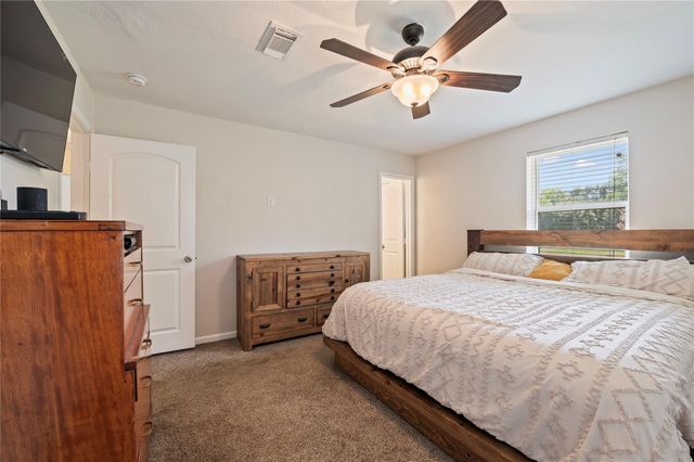 3231 W Meadow Lane, Dickinson, TX 77539
