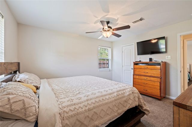 3231 W Meadow Lane, Dickinson, TX 77539