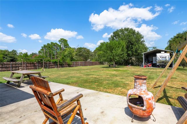3231 W Meadow Lane, Dickinson, TX 77539
