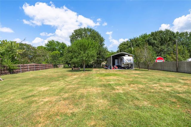 3231 W Meadow Lane, Dickinson, TX 77539