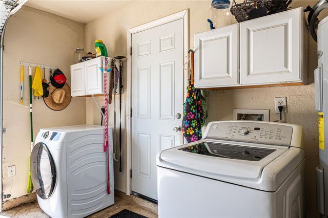 3231 W Meadow Lane, Dickinson, TX 77539